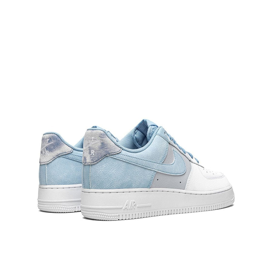 
                      
                        Air Force 1 '07 LV8 "Psychic Blue"
                      
                    